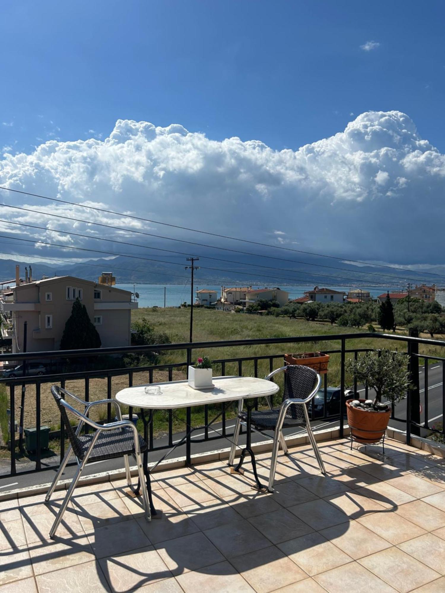 Lena S Apartment Nafpaktos Exterior photo